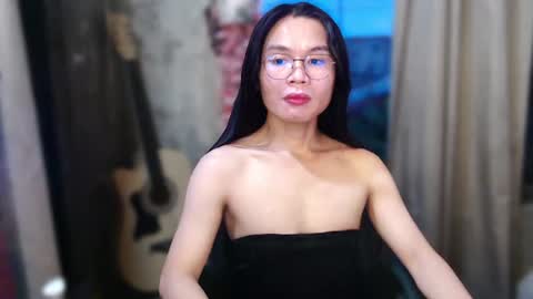 Snapshot of dailylush chatting on 06-25-26, 10:09 Kim online show from 06-25-26, 10:09