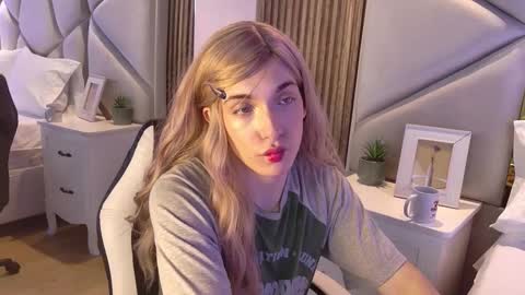 Snapshot of daimondti chatting on 09-09-25, 01:54 DaimonTi online show from 09-09-25, 01:54