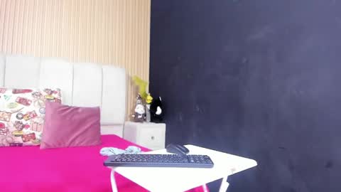 Snapshot of dairamoon chatting on 11-09-25, 02:37 DairaMoon online show from 11-09-25, 02:37