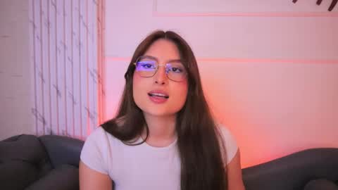 Lauren            online show from 12-19-25, 03:57