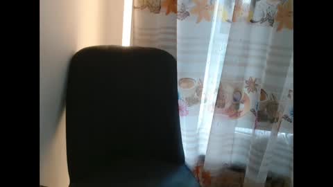 Snapshot of daisy_ashe chatting on 09-10-25, 01:22 Ashe online show from 09-10-25, 01:22