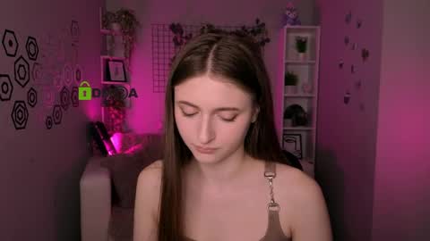 Snapshot of daisy_candy chatting on 05-31-26, 09:16 Little Di online show from 05-31-26, 09:16