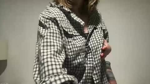 daisy_lately online show from 03-02-26, 01:19