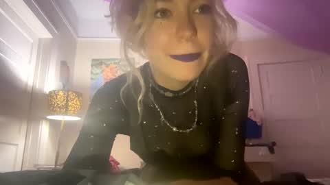 Snapshot of daisybaby699 chatting on 01-01-25, 02:30 DaisyB3 online show from 01-01-25, 02:30