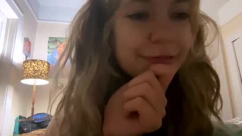Snapshot of daisybaby699 chatting on 01-04-25, 04:44 DaisyB3 online show from 01-04-25, 04:44