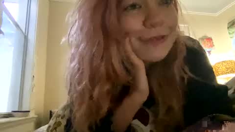 Snapshot of daisybaby699 chatting on 02-08-25, 12:17 DaisyB3 online show from 02-08-25, 12:17