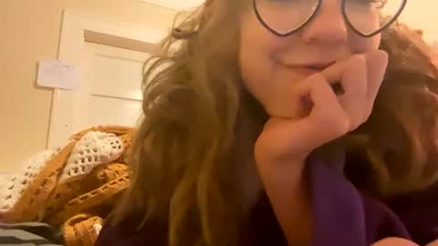 Snapshot of daisybaby699 chatting on 02-18-25, 08:27 DaisyB3 online show from 02-18-25, 08:27