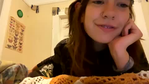 Snapshot of daisybaby699 chatting on 09-14-25, 06:23 DaisyB3 online show from 09-14-25, 06:23