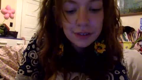Snapshot of daisybaby699 chatting on 09-21-25, 06:26 DaisyB3 online show from 09-21-25, 06:26