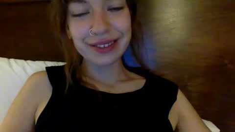 Snapshot of daisybaby699 chatting on 10-12-25, 10:09 DaisyB3 online show from 10-12-25, 10:09
