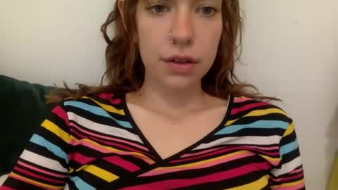 Snapshot of daisybaby699 chatting on 10-25-25, 04:46 DaisyB3 online show from 10-25-25, 04:46