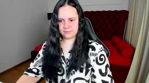 Snapshot of daisyharts chatting on 06-24-26, 04:17 DaisyHarts online show from 06-24-26, 04:17