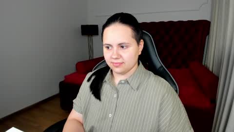 Snapshot of daisyharts chatting on 06-30-26, 05:14 DaisyHarts online show from 06-30-26, 05:14