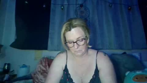 Snapshot of daisylays chatting on 11-12-25, 09:10 daisy online show from 11-12-25, 09:10