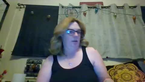 Snapshot of daisylays chatting on 04-09-26, 08:09 daisy online show from 04-09-26, 08:09