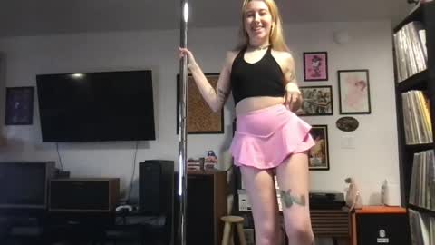 Snapshot of daisymynx chatting on 04-13-26, 02:17 daisymynx online show from 04-13-26, 02:17
