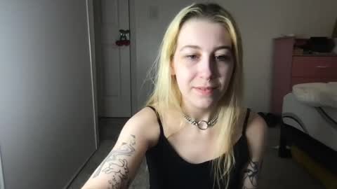 Snapshot of daisymynx chatting on 05-14-26, 06:53 daisymynx online show from 05-14-26, 06:53