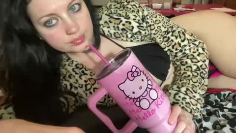 daisy love online show from 01-04-25, 08:17