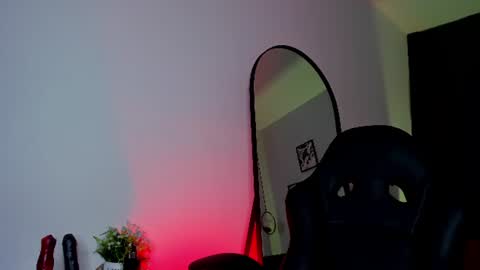 Snapshot of dakhota_rouge chatting on 06-25-26, 05:12 Dakhota online show from 06-25-26, 05:12