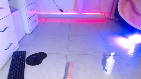 VALENTINA  online show from 02-15-26, 07:51