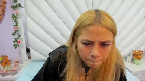 Snapshot of dakota_angell_ chatting on 02-05-26, 03:00 Dakota online show from 02-05-26, 03:00