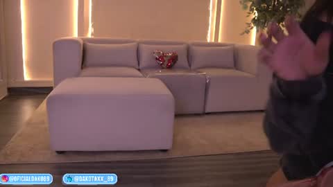 Snapshot of dakota_leex chatting on 07-07-26, 12:24 dako online show from 07-07-26, 12:24