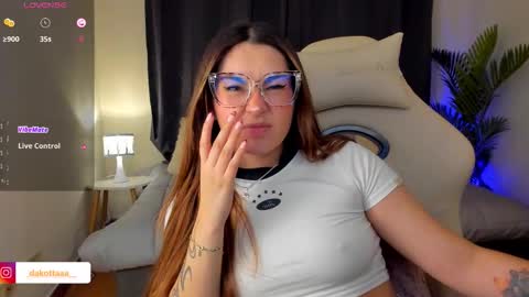 dakottaa__ online show from 10-23-25, 11:46