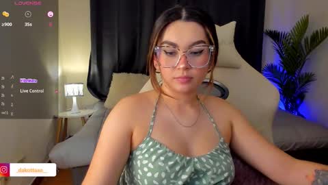 dakottaa__ online show from 10-24-25, 11:34