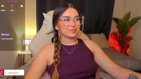 dakottaa__ online show from 02-17-26, 11:44