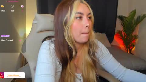 dakottaa__ online show from 05-15-26, 11:45