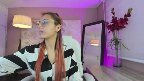 Snapshot of dalia_garrett chatting on 01-20-25, 01:00 Dalia online show from 01-20-25, 01:00