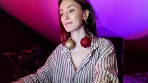 Dalia  online show from 12-13-24, 01:44