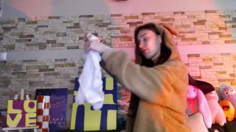 Dalia  online show from 10-29-25, 09:33