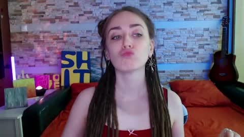 Snapshot of dalia_peach chatting on 05-10-26, 08:08 Dalia online show from 05-10-26, 08:08