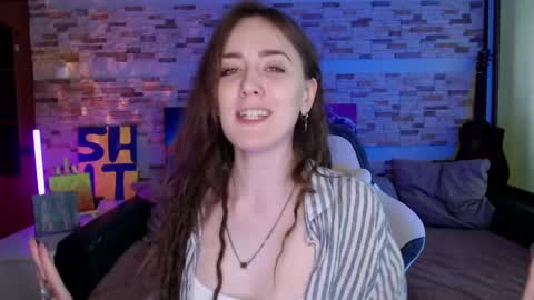Snapshot of dalia_peach chatting on 05-29-26, 10:35 Dalia online show from 05-29-26, 10:35