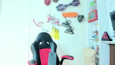 Snapshot of daliila_queen chatting on 06-23-26, 07:45 dalila online show from 06-23-26, 07:45