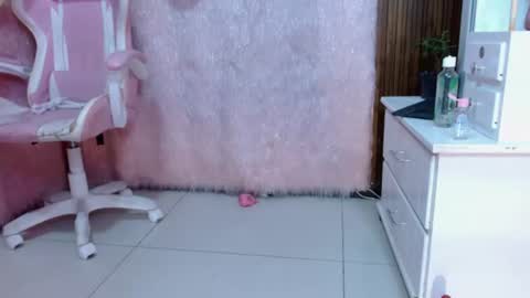 Snapshot of daliila_queen chatting on 07-14-26, 02:05 dalila online show from 07-14-26, 02:05