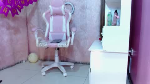 Snapshot of daliila_queen chatting on 07-14-26, 06:57 dalila online show from 07-14-26, 06:57