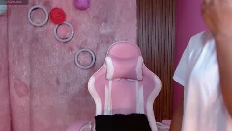 Snapshot of daliila_queen chatting on 07-16-26, 07:20 dalila online show from 07-16-26, 07:20