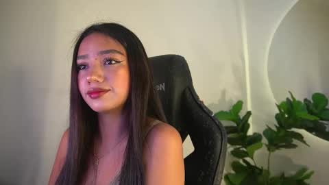 Snapshot of dalila_holly chatting on 04-11-26, 12:04 Dalila online show from 04-11-26, 12:04