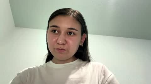 Snapshot of dalilagootz chatting on 06-23-26, 02:48 Melia online show from 06-23-26, 02:48