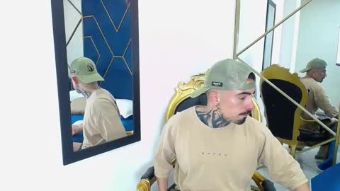 Snapshot of dallas_whitee chatting on 02-21-26, 12:06 Dallas whitee online show from 02-21-26, 12:06