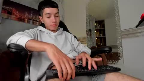 Snapshot of dallen_grant chatting on 06-23-26, 01:09 Dallen Grant online show from 06-23-26, 01:09