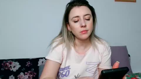 Snapshot of dalyana22 chatting on 04-19-26, 09:17 Maria online show from 04-19-26, 09:17