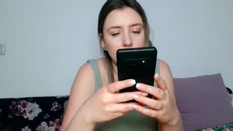 Snapshot of dalyana22 chatting on 04-27-26, 08:40 Maria online show from 04-27-26, 08:40
