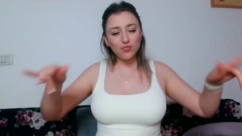 Snapshot of dalyana22 chatting on 05-08-26, 08:58 Maria online show from 05-08-26, 08:58