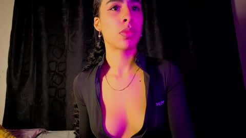 Snapshot of damian_n_lissa chatting on 06-22-26, 02:13 damian_n_lissa online show from 06-22-26, 02:13