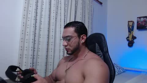 Snapshot of damiannstonexxx chatting on 08-06-26, 11:50 Danny online show from 08-06-26, 11:50