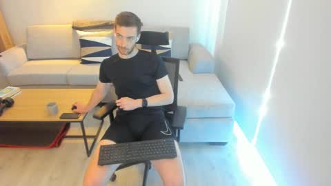 Snapshot of damiano007 chatting on 02-16-25, 11:59 CockandLoad online show from 02-16-25, 11:59