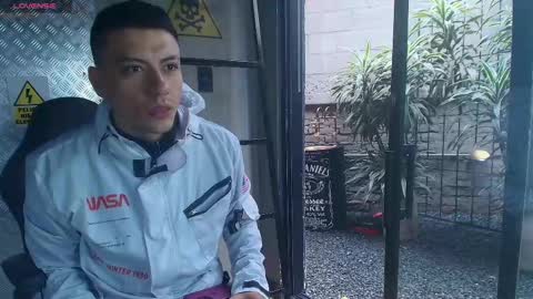 Snapshot of damianphill chatting on 12-26-24, 07:38 Damian Phill online show from 12-26-24, 07:38